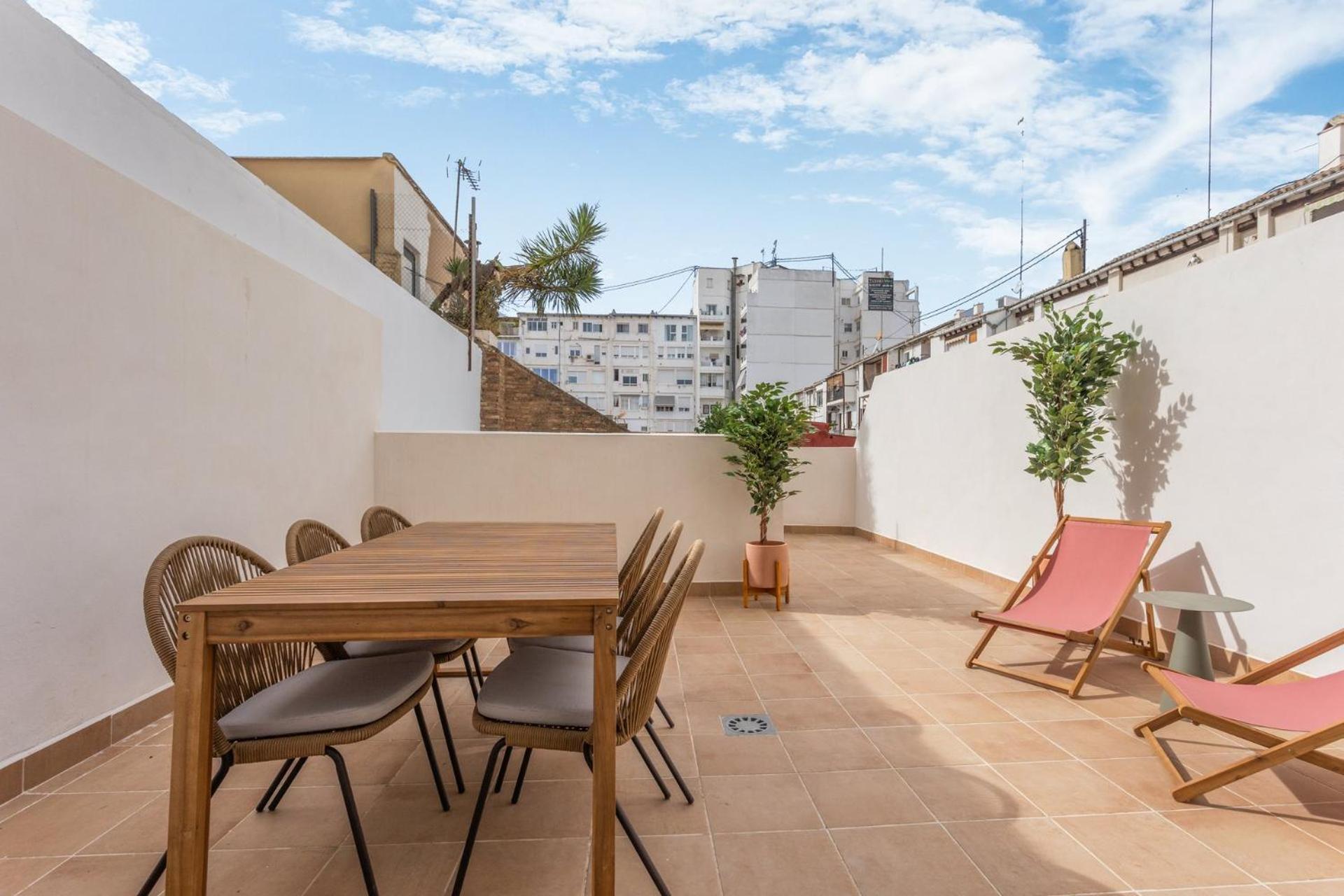 Limehome Valencia Calle De Cadiz Exterior photo